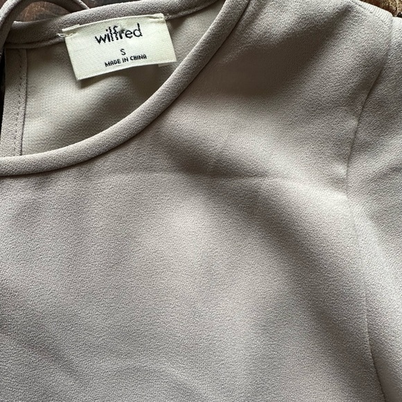 Wilfred Aritzia Fleurette Romper Jumpsuit in Pale Sandy Beige. Size Small - Picture 7 of 8